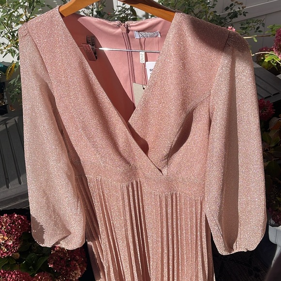 Quiz - Women's Metallic Pink Pleated Evening Dress Size 8 - Picture 3 of 14